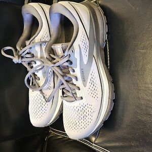 Brooks Light Gray Trace 3 Athletic Sneakers Sz 8